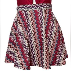 Romeo+Juliet Couture lined knit mini skirt chevron stripe invisible side zipper